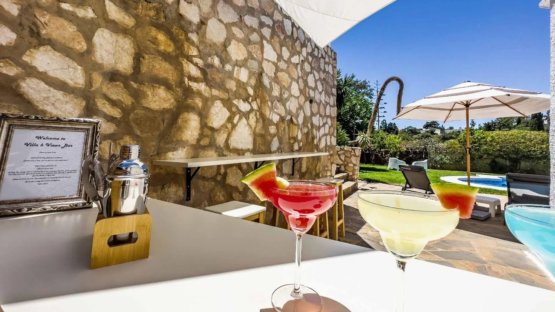 Villa 6 Views Unique Villa With Bbq, Chill Areas, Bar, Private Pool, In A Stunning Setting With Sea, Mountain, Nature, Garden And Pool Views 베날마데나코스타