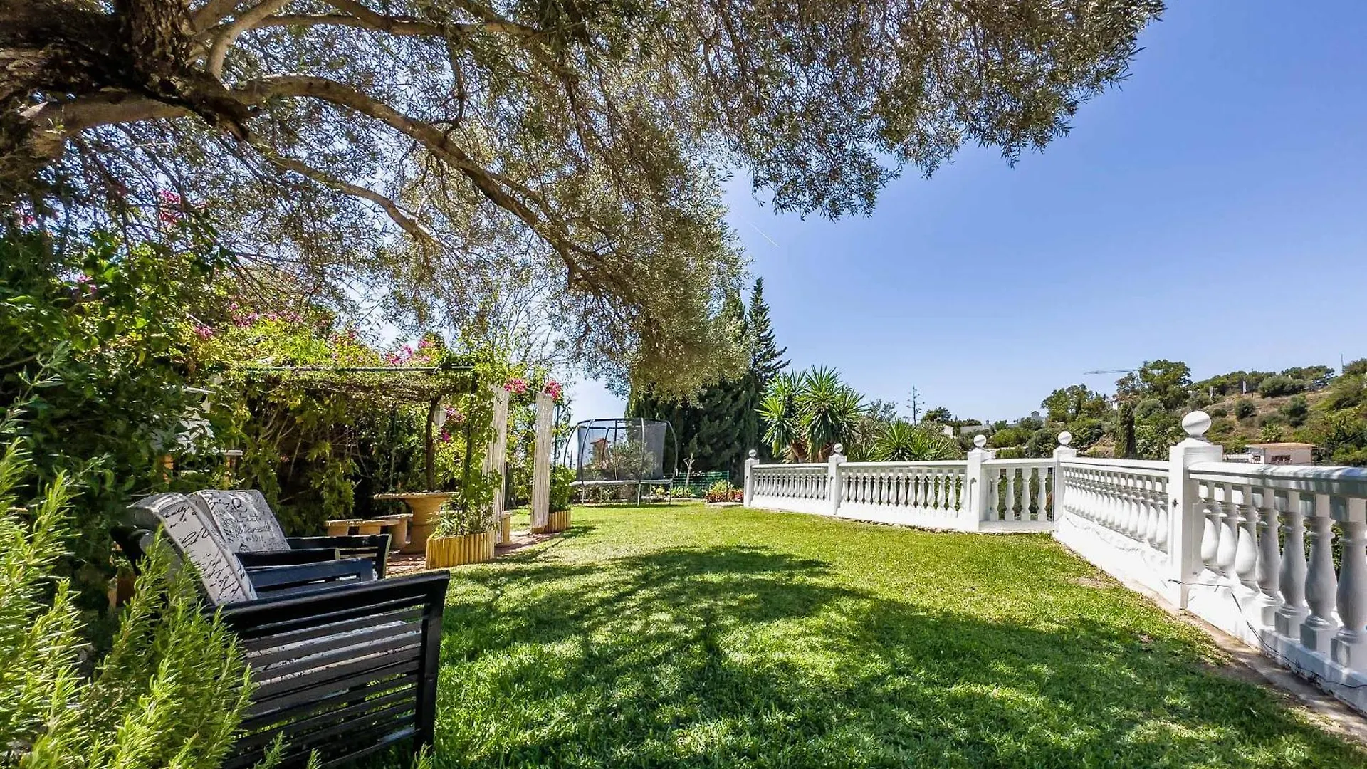 Villa 6 Views: Panoramic Paradise with Private Pool and BBQ Benalmadena